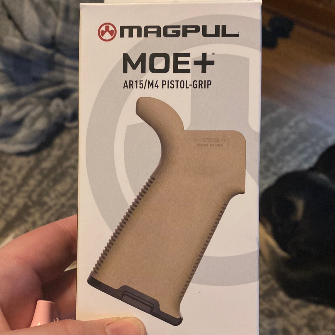 MAgpul MOE+ Grip with Storage AR/M4